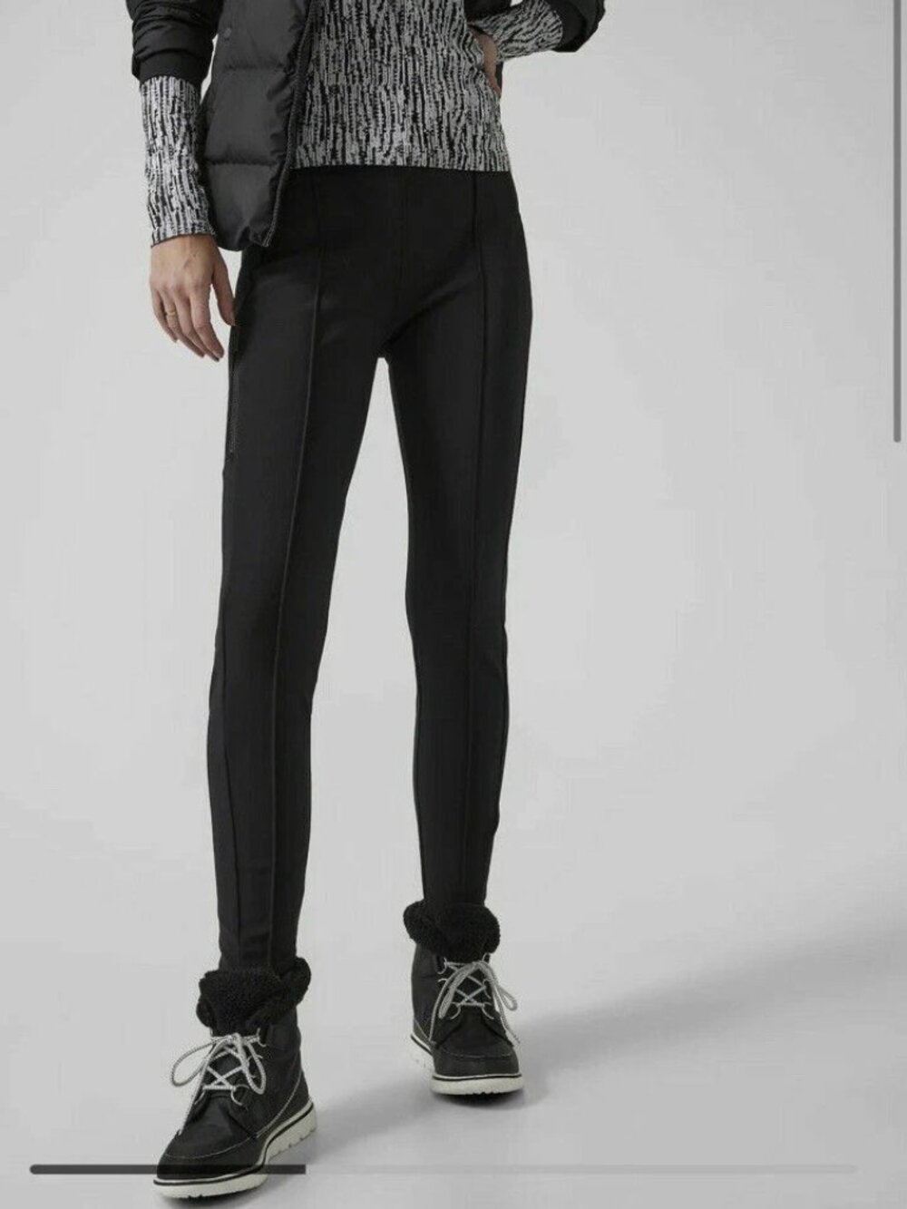 Athleta Women’s Glacier Snow Black Skinny Pants Size 4